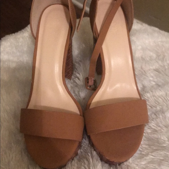 Platform Sandals - Picture 3 of 3